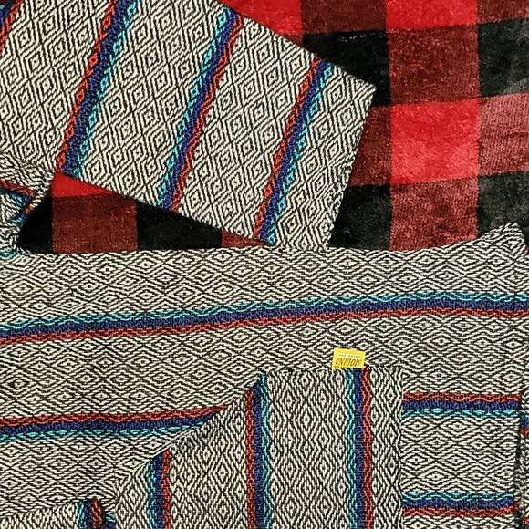 Vintage. Mexican Baja Hoodie. Knit.  Like-new. Size Medium - Picture 3 of 14